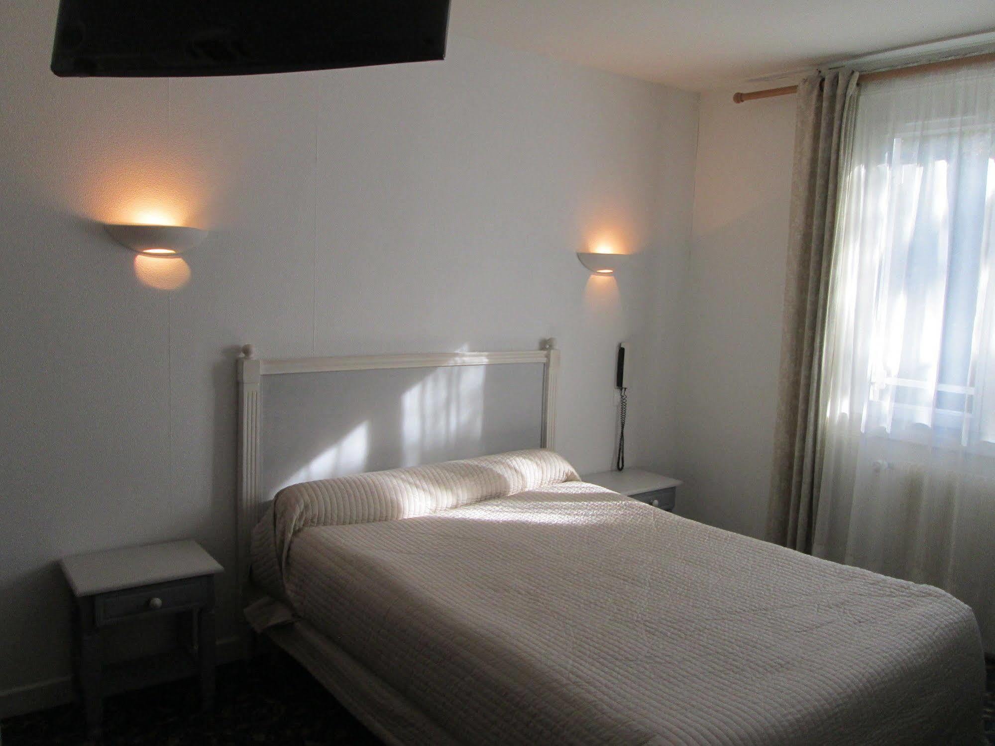 Hotel Victor Hugo ดีจอง ภายนอก รูปภาพ