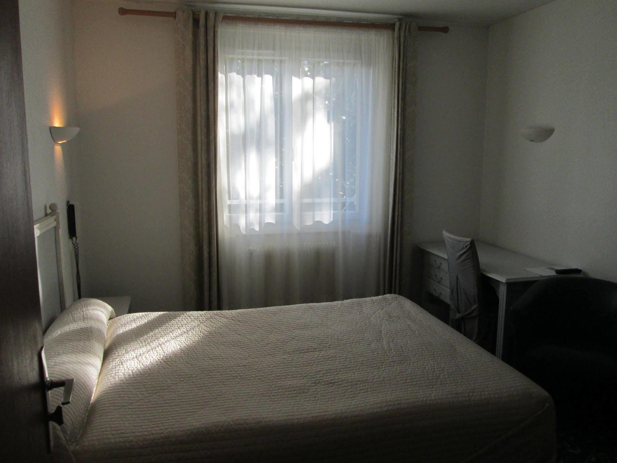 Hotel Victor Hugo ดีจอง ภายนอก รูปภาพ