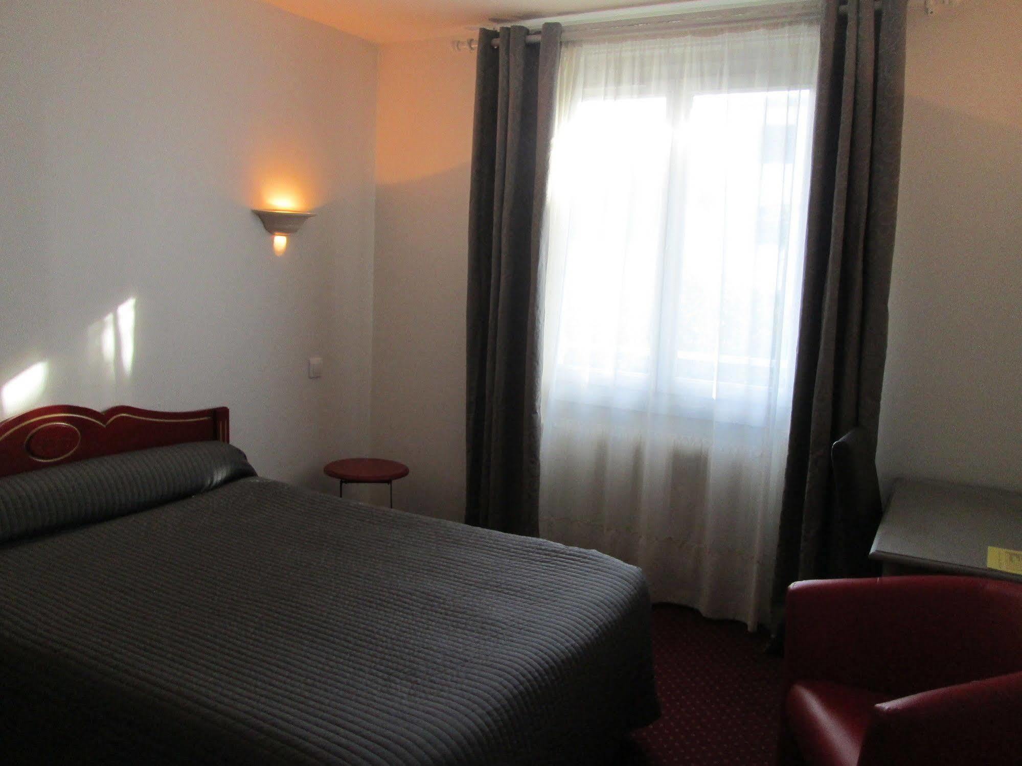 Hotel Victor Hugo ดีจอง ภายนอก รูปภาพ