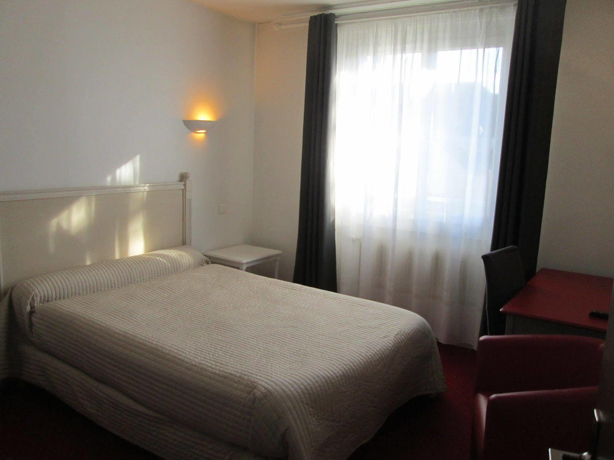 Hotel Victor Hugo ดีจอง ภายนอก รูปภาพ