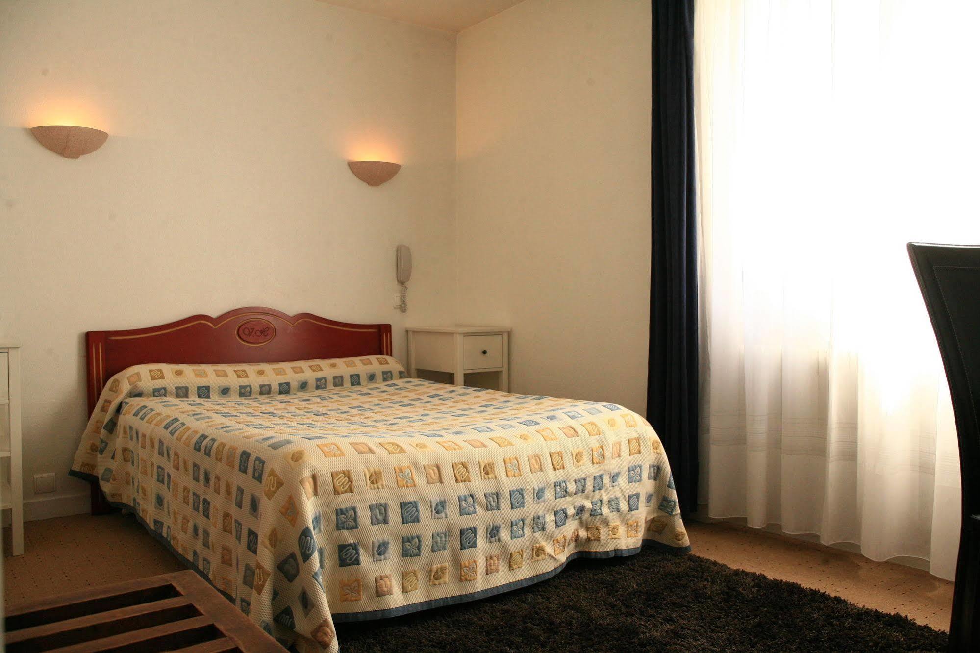 Hotel Victor Hugo ดีจอง ภายนอก รูปภาพ